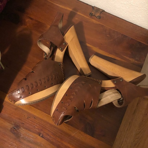 Shoes - Picture 2 of 3